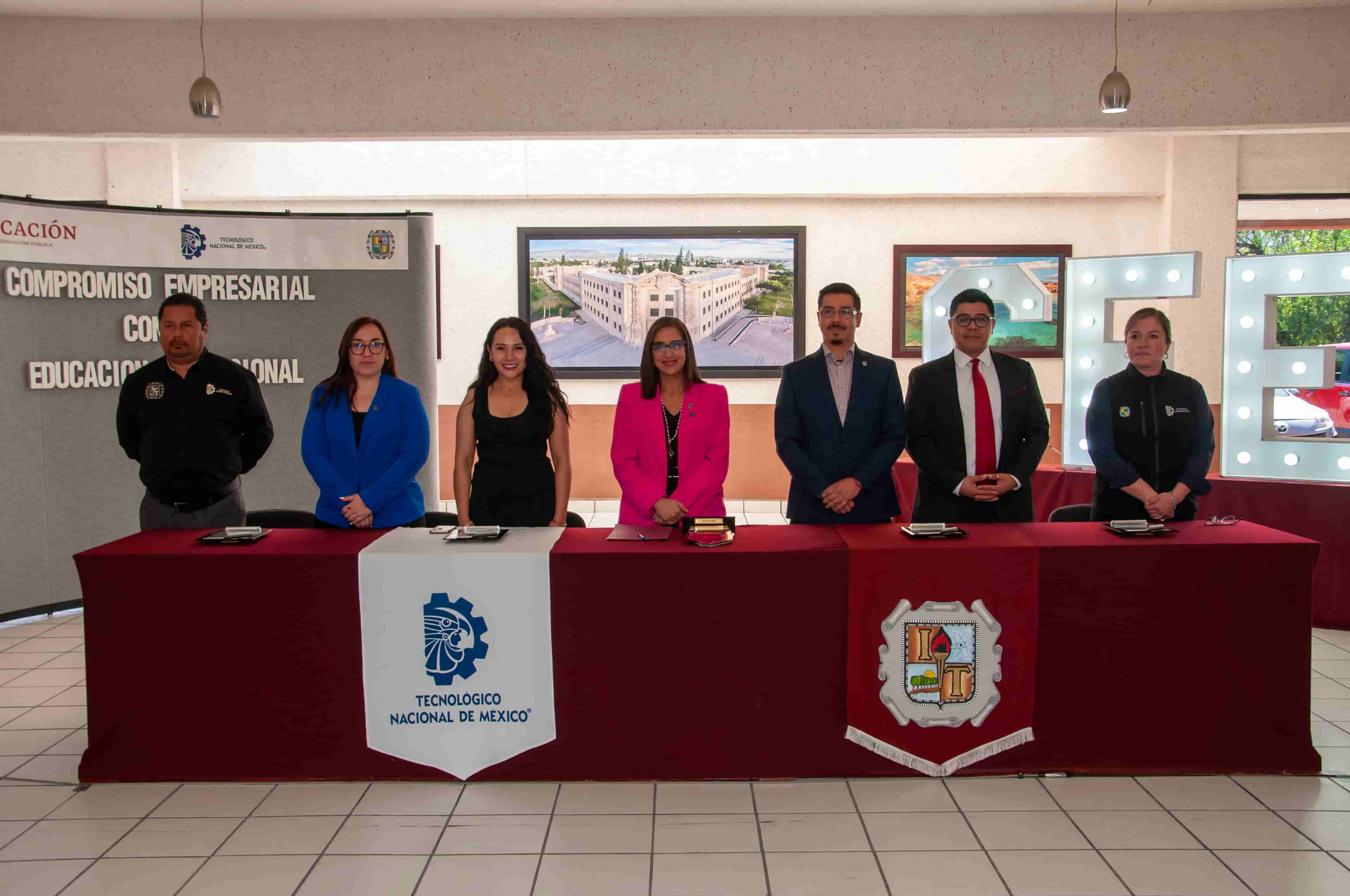 Imagen de artículo TECNM-SALTILLO CELEBRA PRIMERA EDICIÓN DEL COMPROMISO EMPRESARIAL CON LA EDUCACIÓN PROFESIONAL AL RECONOCER A 5 EMPRESAS POR SU VINCULACIÓN 