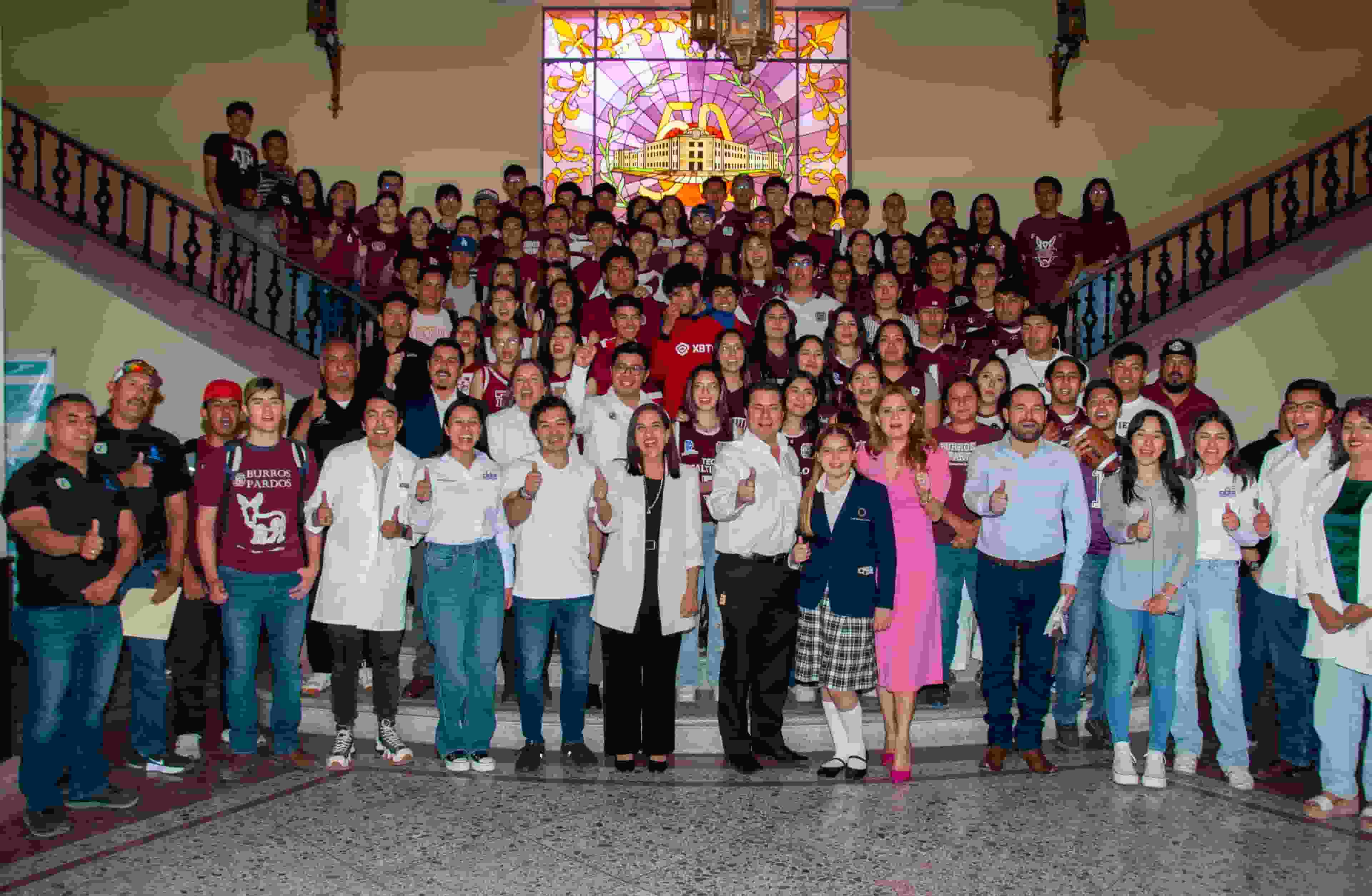 Imagen de ENTREGA ICOJUVE MATERIAL DEPORTIVO A ALUMNOS Y ALUMNAS DEL TECNM-SALTILLO